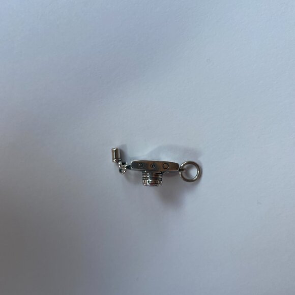 James Avery Sterling Silver 35mm Camera and Canister Charm - Pre-Owned - Picture 5 of 9